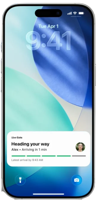 تصميم الزجاج الجديد في iOS 26